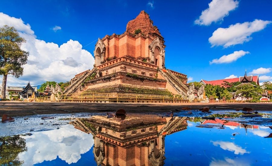 Le temple Wat Chedi Luang au cœur de Chiang Mai