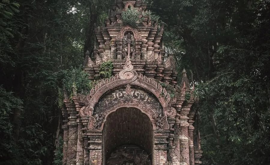 Wat Analayothipyaram temple près de Phayao