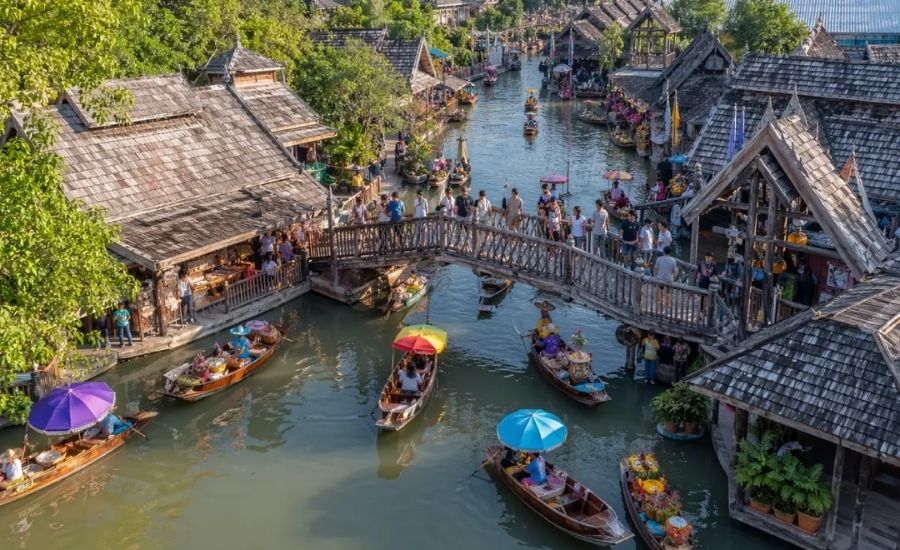 la marche flottant de pattaya