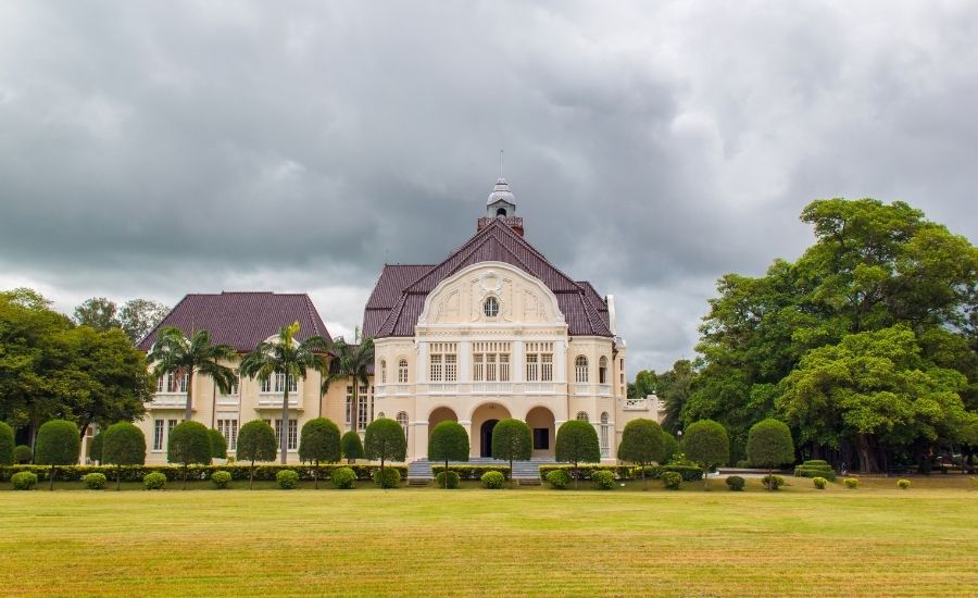 Le palais de Phra Ram Ratchaniwet