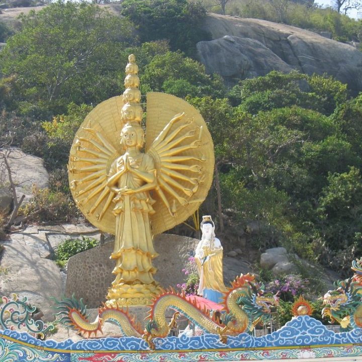 Wat-Khao-Takiap