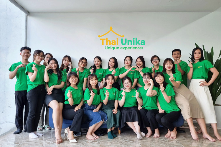 L'équipe de Thai Unika