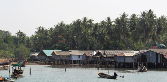 Jour 14 : Koh Yao Yai - Phuket - Vol vers Bangkok (B)