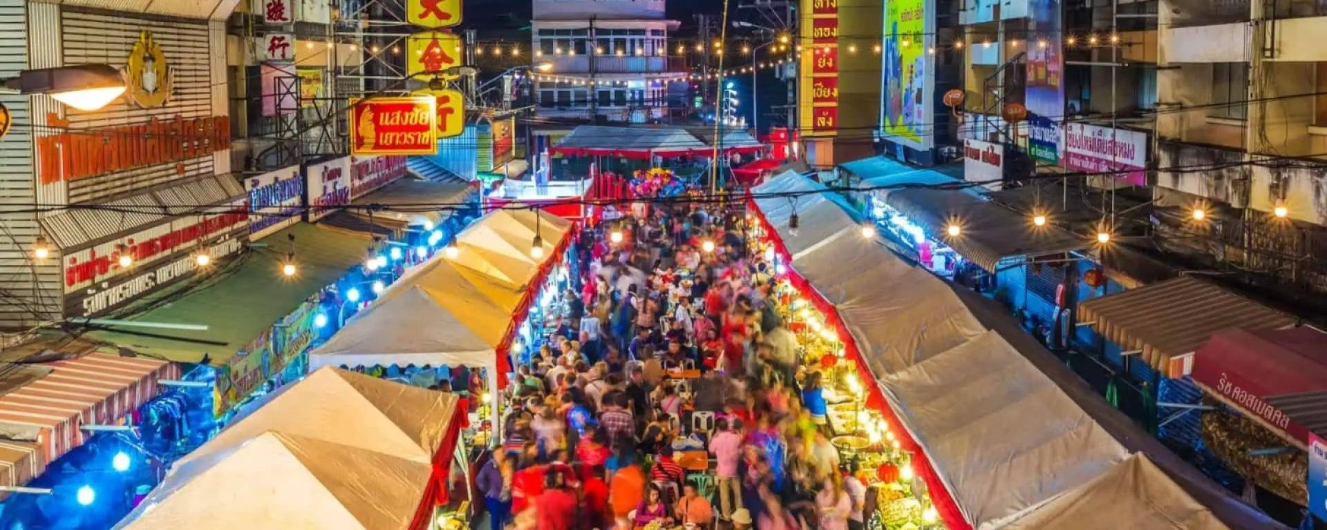 Marché nocturne piéton de Wualai le samedi