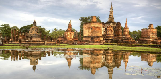 Jour 6 : Nakhon Sawan - Sukhothai - Si Satchanalai – Lampang (B)
