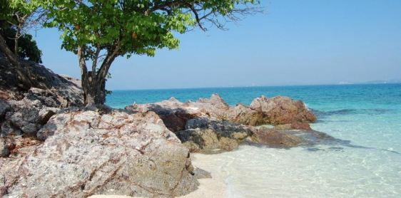Jour 5 : Hua Hin – Prachuap Khiri Khan – Bang Saphan (B)