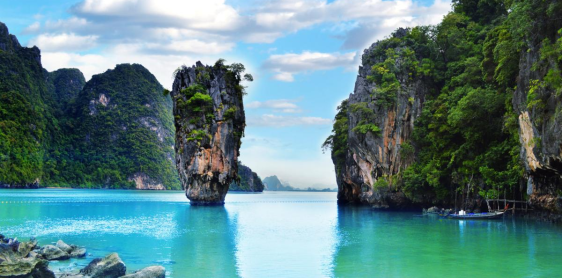 Jour 8 : Phuket – Une journée sur l'île Phi Phi + l'île Khai en bateau rapide (B/L) Excursion partagée – Guide anglophone