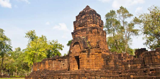 Jour 5 : Sai Yok Noi – Camp d’éléphant – Prasat Muang Sing - Kanchanaburi(B, L)