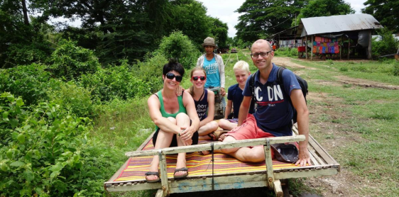 Jour 16 : Kampong Khleang – Battambang (B)
