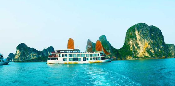 Jour 8 : Hanoi – Baie d’Halong (B, L, D) Croisière partagée avec guide anglophone à bord