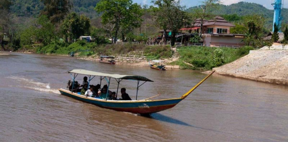 Jour 1 : Croisière sur le Mae Kok - Randonnée au village Karen - Lahu  (L,D)