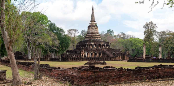 Jour 8 : Chiang Mai – Parc historique Si Satchanalai – Village Ban Na Ton Chan – Sukhothai (B)