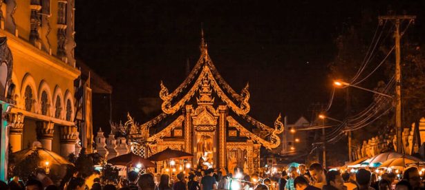 Le marché Tha Pae – Marché de rue piétonne à Chiang Mai