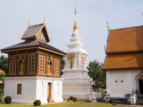Le Wat Hua Khuang