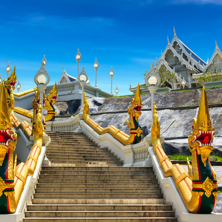 Meilleures-choses-a-faire-a-krabi-Visitez-le-temple-Wat-Kaew