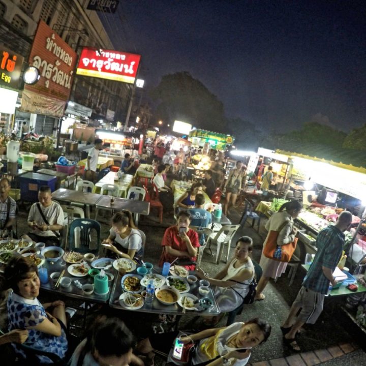 Meilleurs marchés à Chiang Mai - Marché nocturne de la Porte de Chang Puak