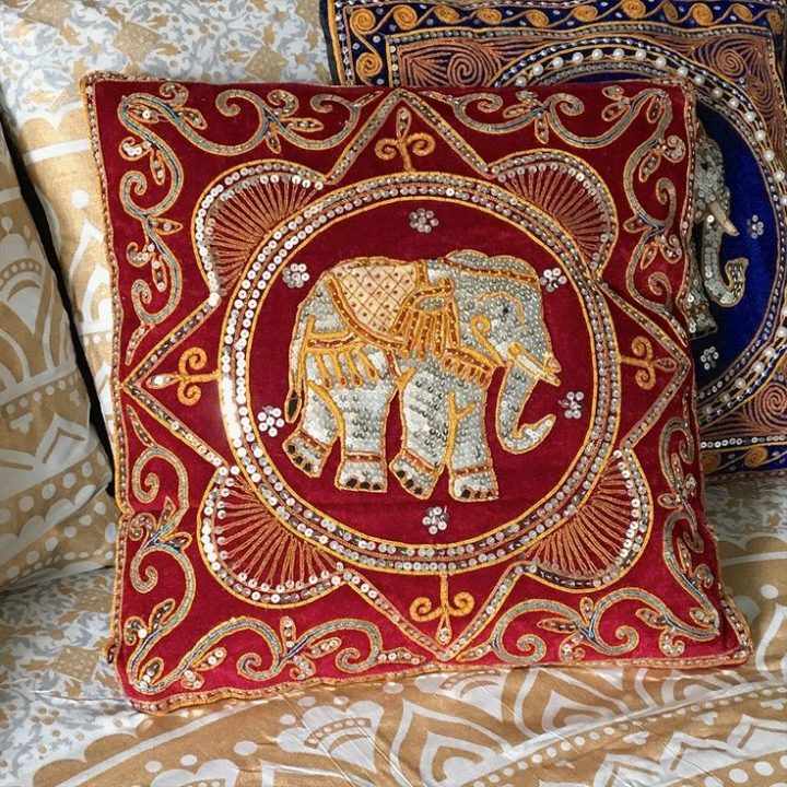 Quoi-acheter-a-Phuket-Housse-de-coussin