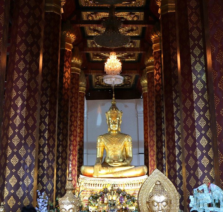 Meilleures-attractions-a-voir-a-Ayutthaya-Wat-Na-Phra-Men