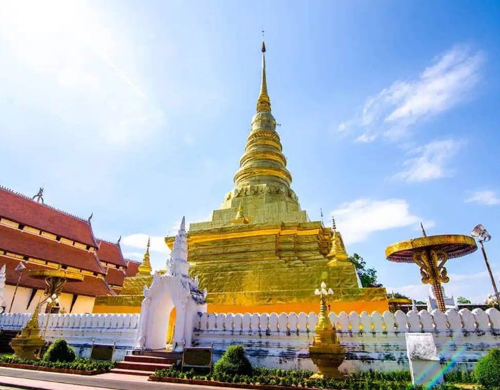 Wat-Phra-That-Chae-Haeng-1