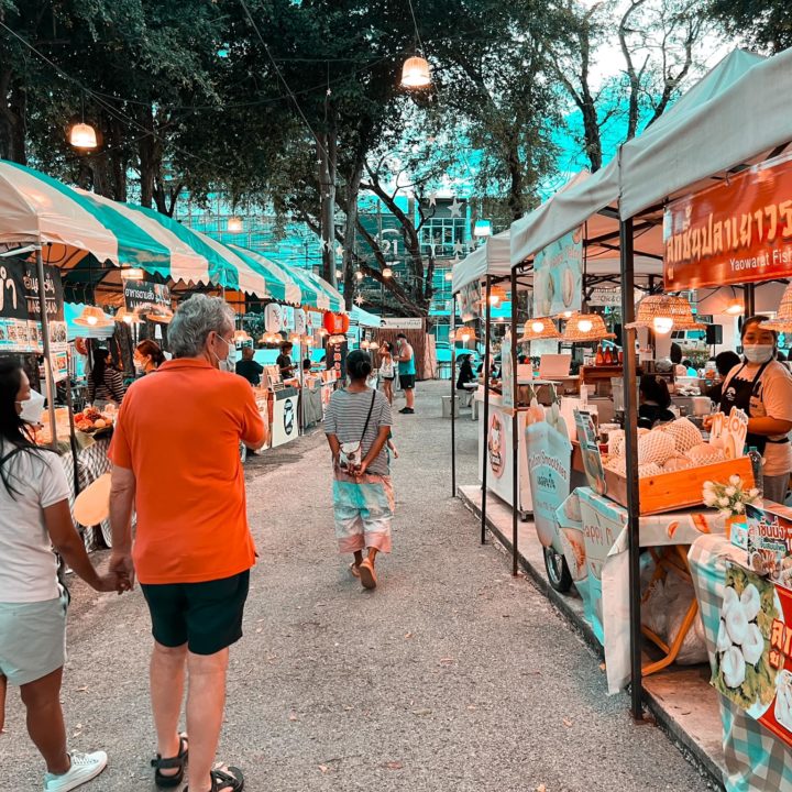 cicada-faire-du-shopping-a-hua-hin
